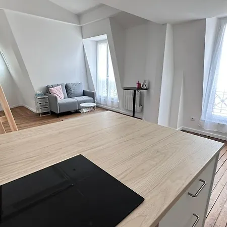 דירה Quiet Loft With Rooftop View פריז