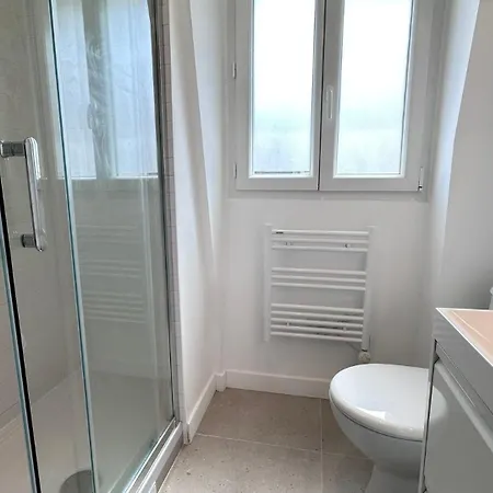 דירה Quiet Loft With Rooftop View