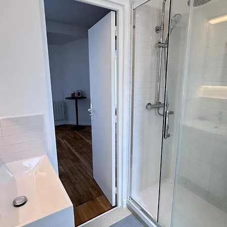 Quiet Loft With Rooftop View פריז